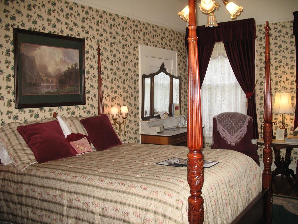 Lion And The Rose Victorian Guest House Портленд Екстер'єр фото